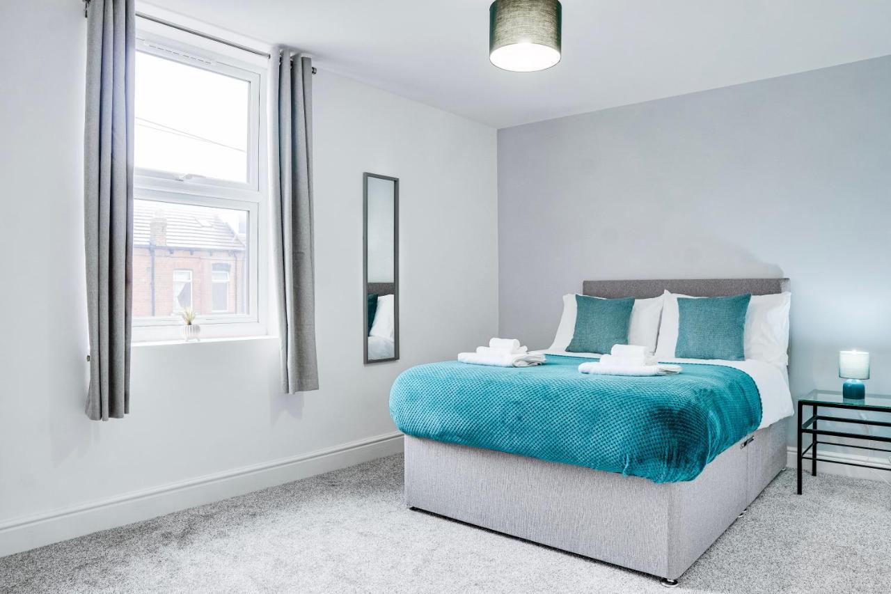 Spacious 4 Bedroom House Near Leeds Cc Beeston Hill Exterior foto