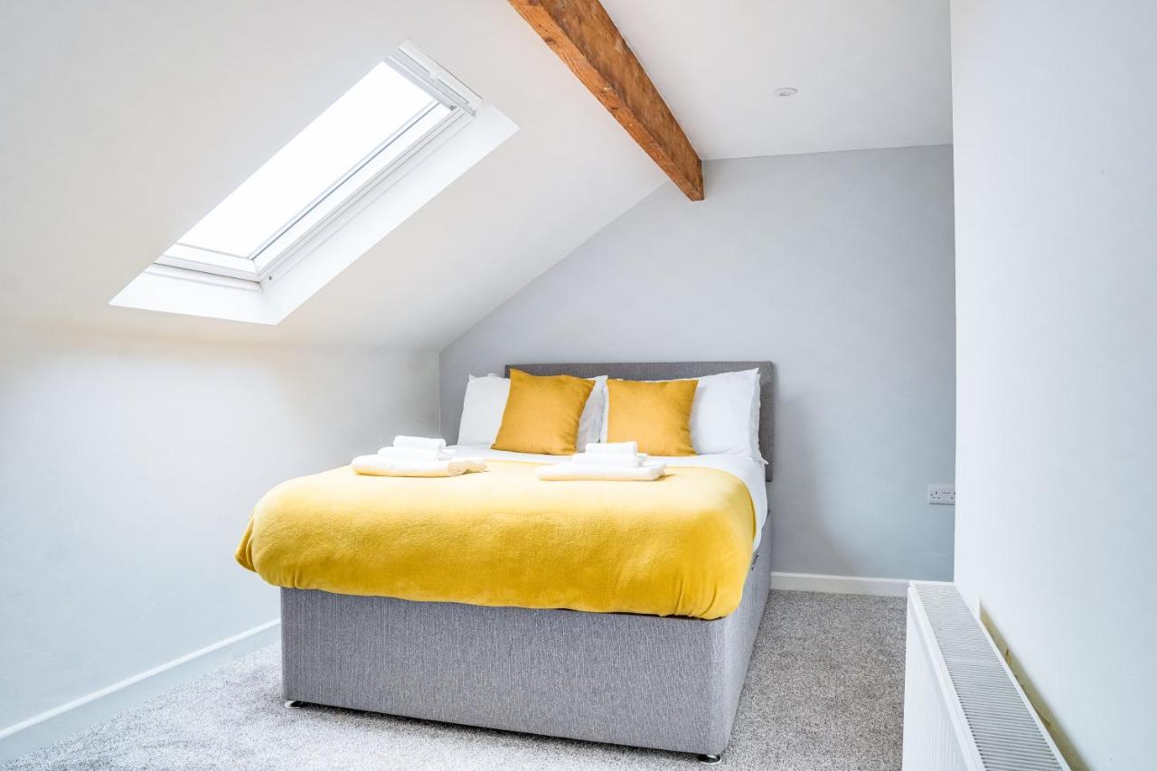 Spacious 4 Bedroom House Near Leeds Cc Beeston Hill Exterior foto
